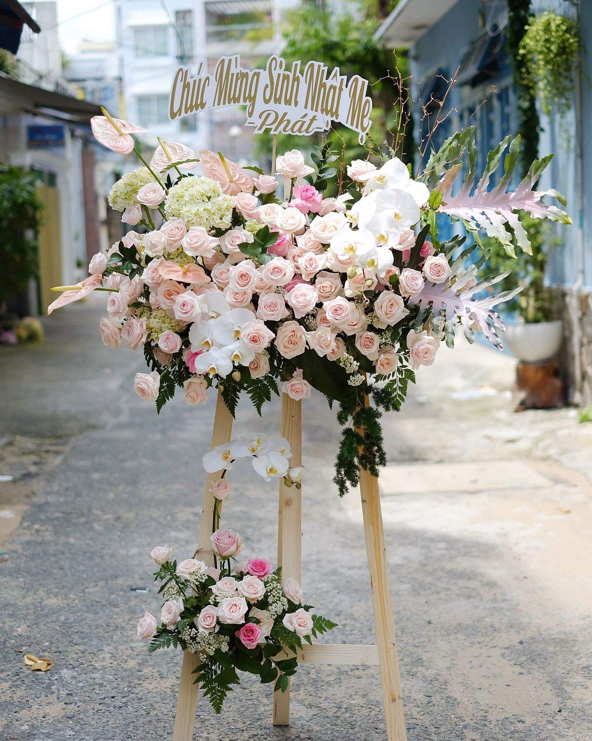 kệ hoa hồng trắng Kệ Hoa Hồng Trắng